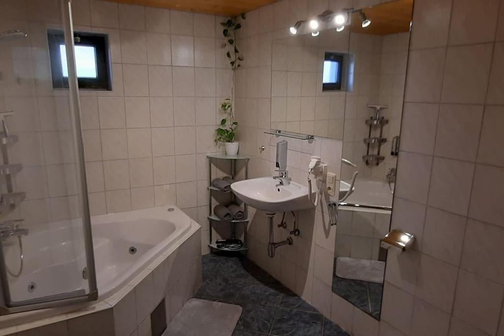 Ferienwohnung In Weyregg Am Attersee Exterior photo